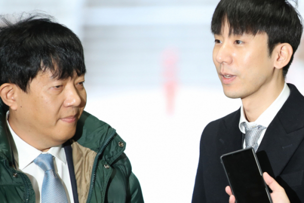▲이재웅 쏘카 대표(왼쪽)와 타다 운영사 VCNC의 박재욱 대표 (연합뉴스)