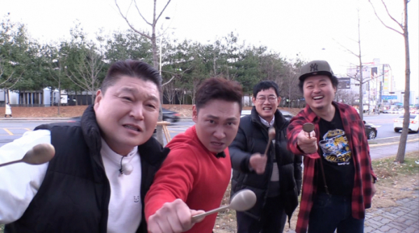 ▲'한끼줍쇼' 윤택-이승윤(사진제공=JTBC)