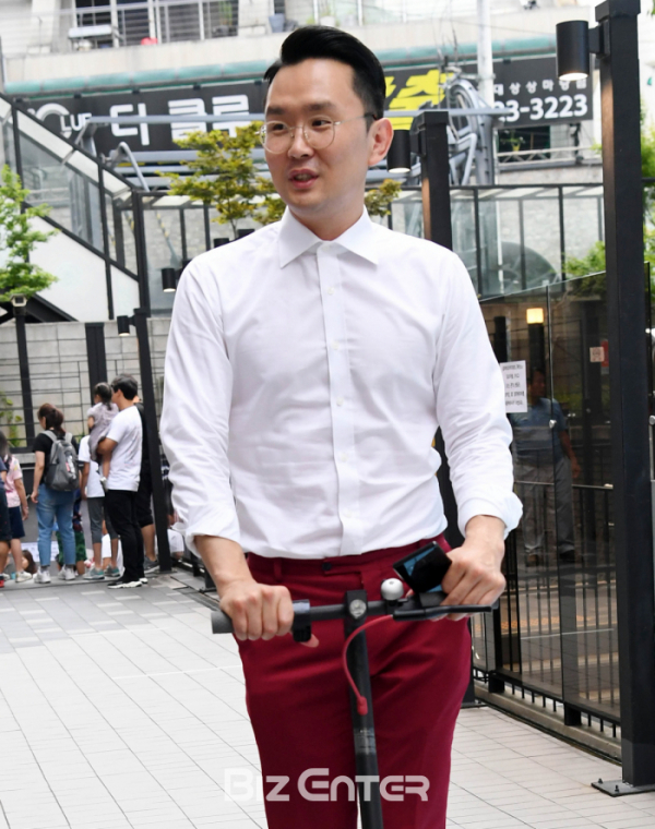 ▲윤형빈(비즈)