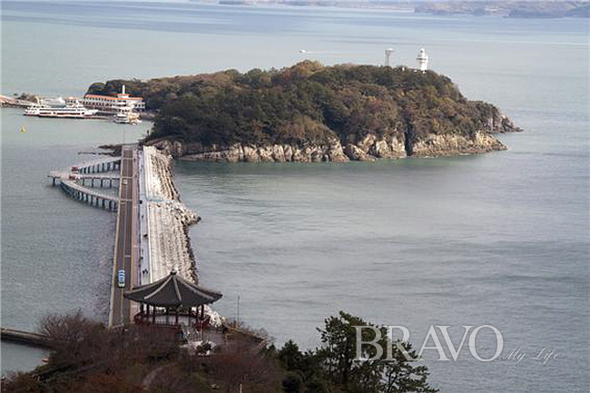 ▲자산공원에서 바라본 오동도 전경(변용도 동년기자)