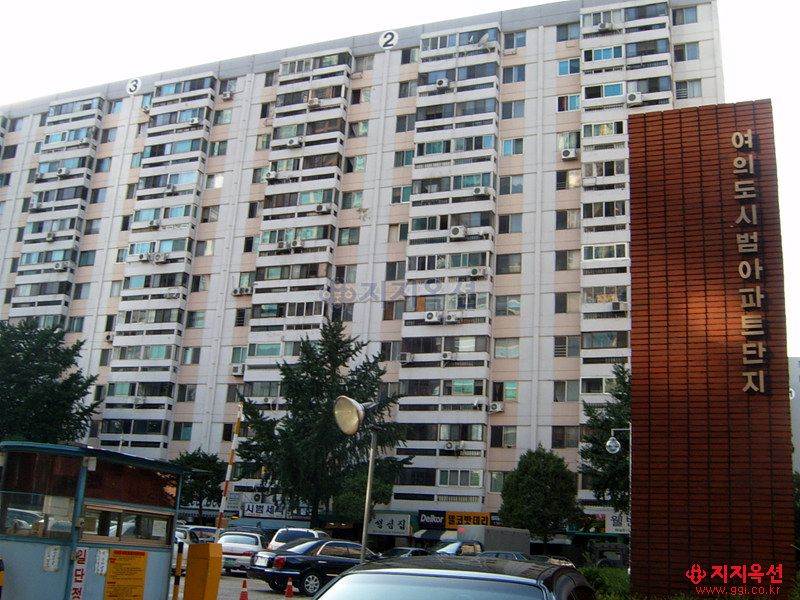 ▲서울 영등포구 여의도동 50 시범 15동. (사진 제공=지지옥션)