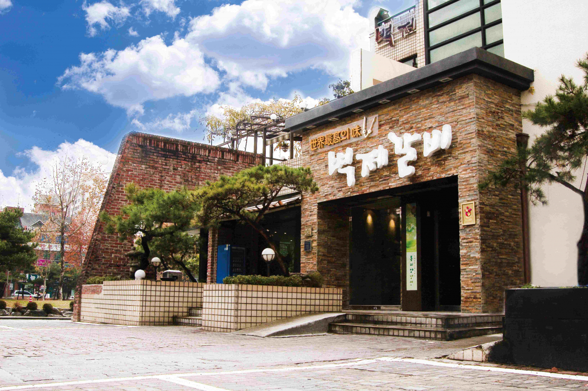 ▲ 노포 맛집 선물세트, 34년 전통의 한우 전문점 ‘벽제갈비’의 ‘벽제 감사 세트’판매 (롯데백화점)