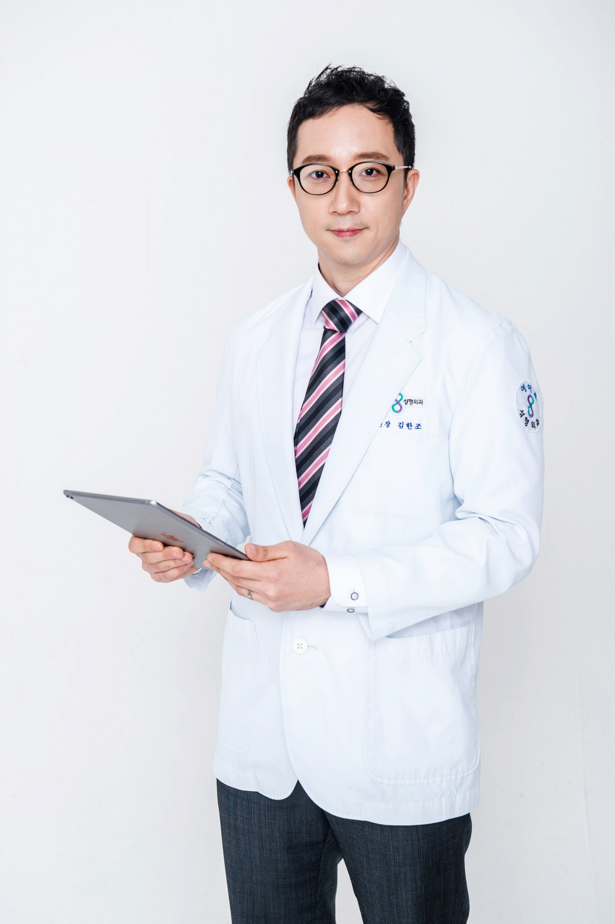 ▲에이트성형외과 김한조 원장 (에이트성형외과)