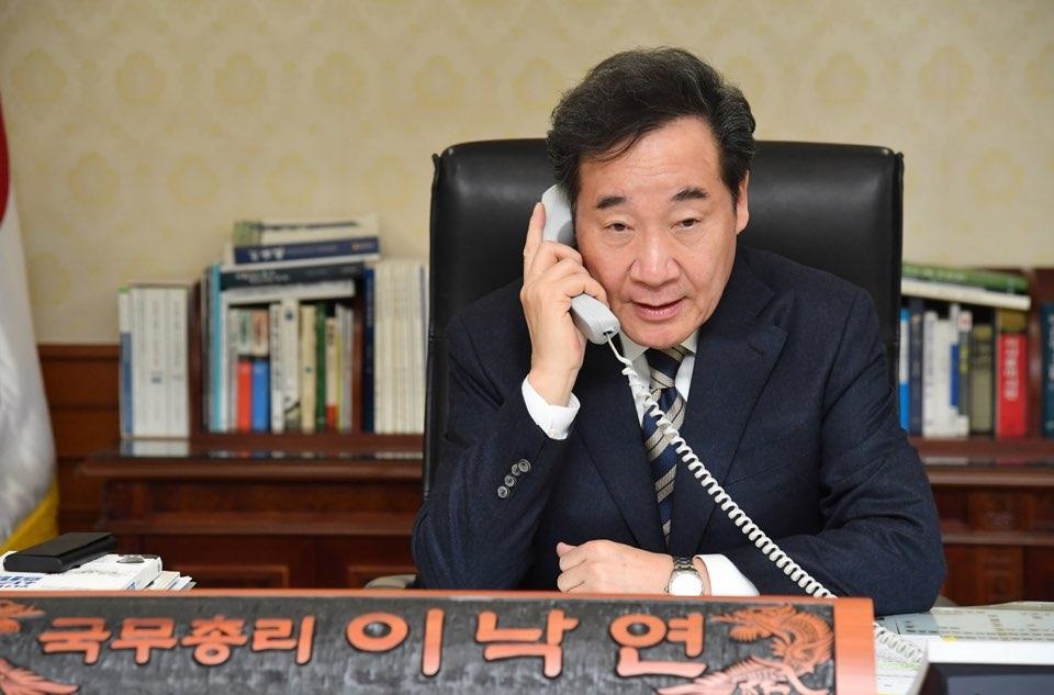 ▲이낙연 국무총리가 9일 오후 추미애 법무부 장관으로부터 검찰 인사와 관련한 최근 상황을 유선으로 보고받았다.  (사진제공=국무총리실)