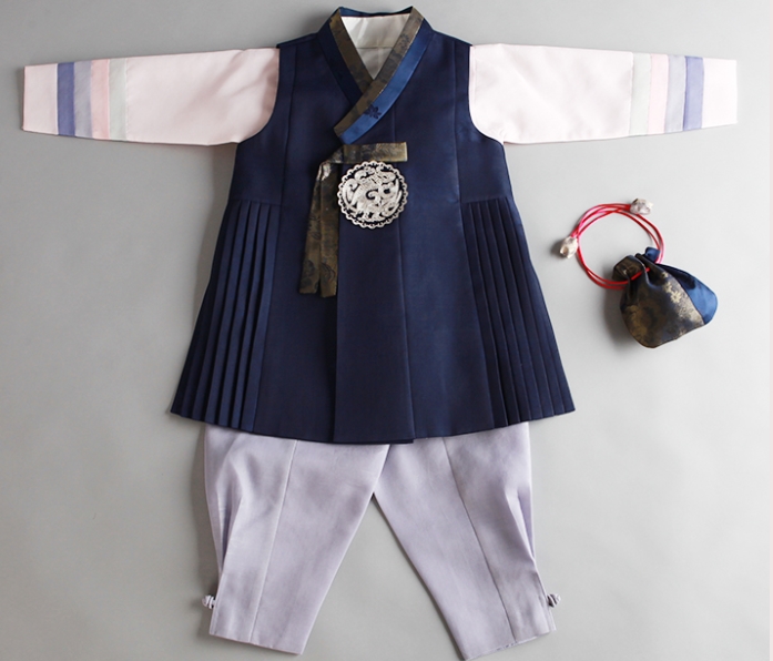 ▲금동이 아동한복 (사진제공=이베이코리아)