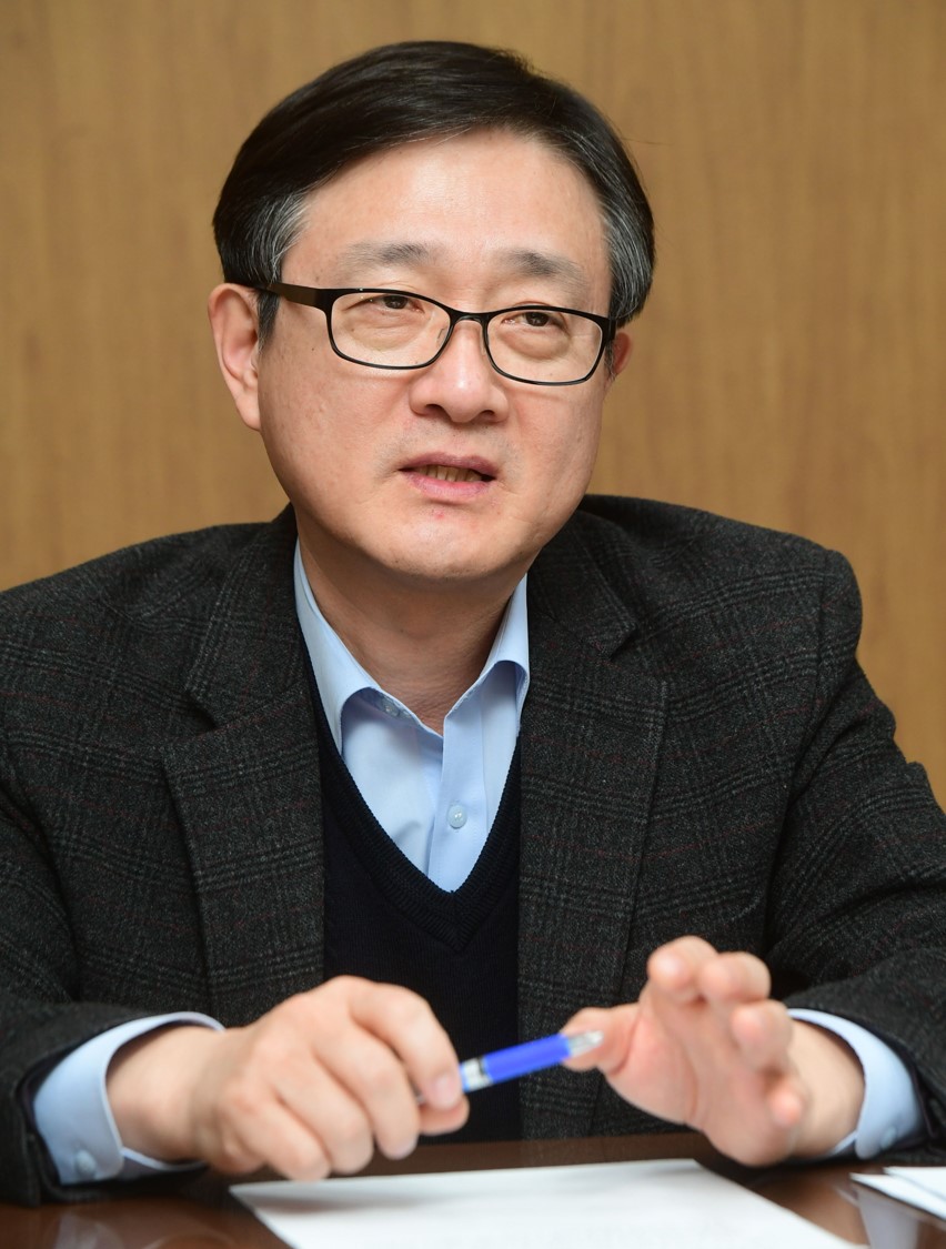 ▲정우용 한국상장회사협의회 정책부회장이 8일 서울 마포구 사무실에서 이투데이와 인터뷰를 하고 있다. (고이란 기자 photoeran@)