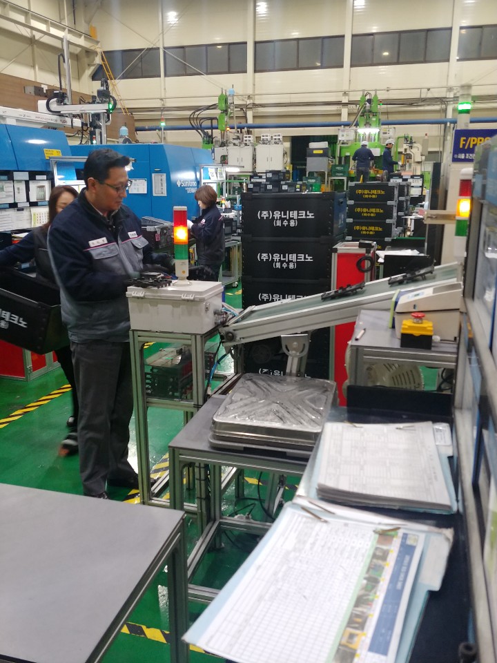 ▲유니테크노 부산 공장 생산 라인 (사진=회사제공)