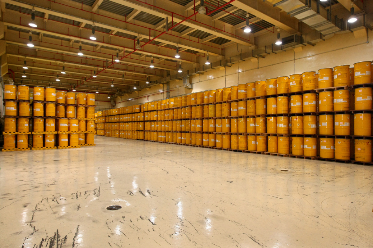 ▲경주 방폐장에 보관돼 있는 중저준위 방폐물 (사진제공=한국원자력환경공단)