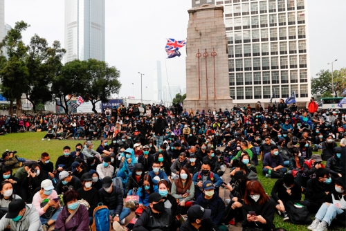 ▲홍콩에서 19일(현지시간) 민주주의 개혁을 요구하는 반정부 시위가 열리고 있다. 홍콩/로이터연합뉴스 
