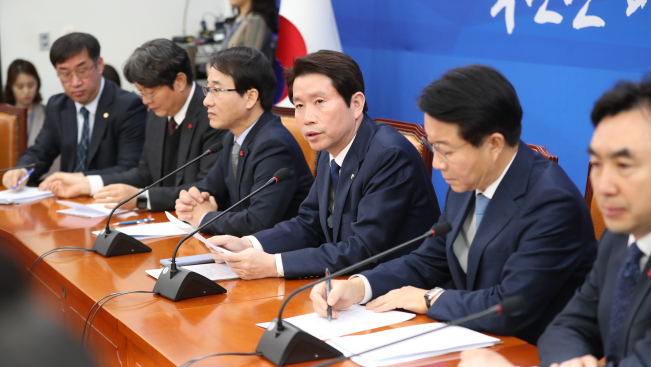 ▲더불어민주당 이인영 원내대표가 21일 오전 서울 여의도 국회에서 열린 원내대책회의에서 발언하고 있다. (연합뉴스)