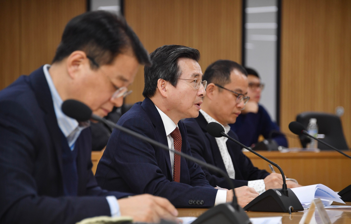 ▲김용범 기획재정부 1차관이 21일 세종정부청사에서 ‘데이터 경제 활성화 TF 2차 회의’를 주재하고 모두 발언을 하고 있다. (사진제공=기획재정부)