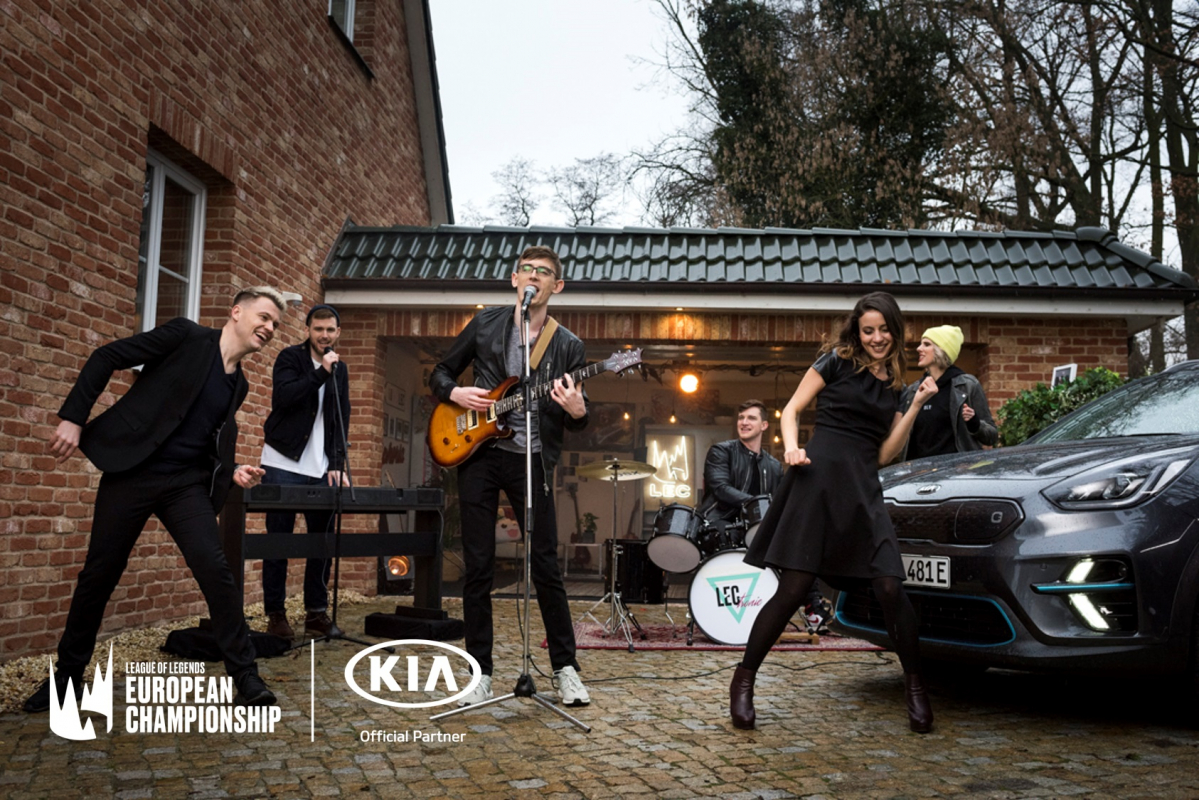 ▲기아차는 ‘리그 오브 레전드 유럽 리그(League of Legends European Championship)’ 파트너십 계약을 연장하고, 게임 제작사인 라이엇 게임즈(Riot Games)와 협업을 지속한다고 밝혔다. 기아차가 라이엇 게임즈와 공동 제작한 2020 롤(LOL) 유럽 리그 오프닝 뮤직비디오 모습. (사진제공=기아차)