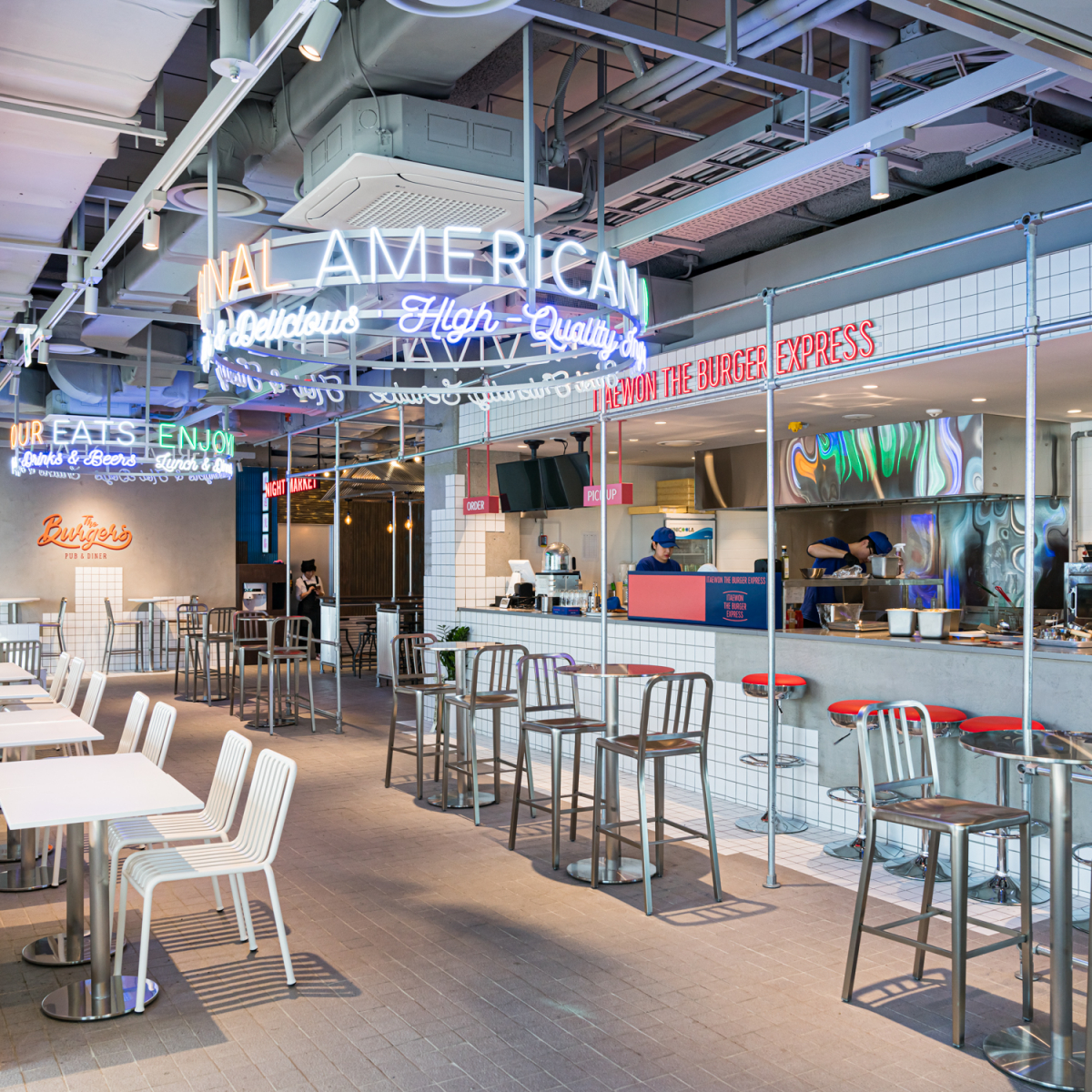 ▲현대百_신촌점 푸드앨리 '이태원 더버거 익스프레스' (사진제공=현대백화점)