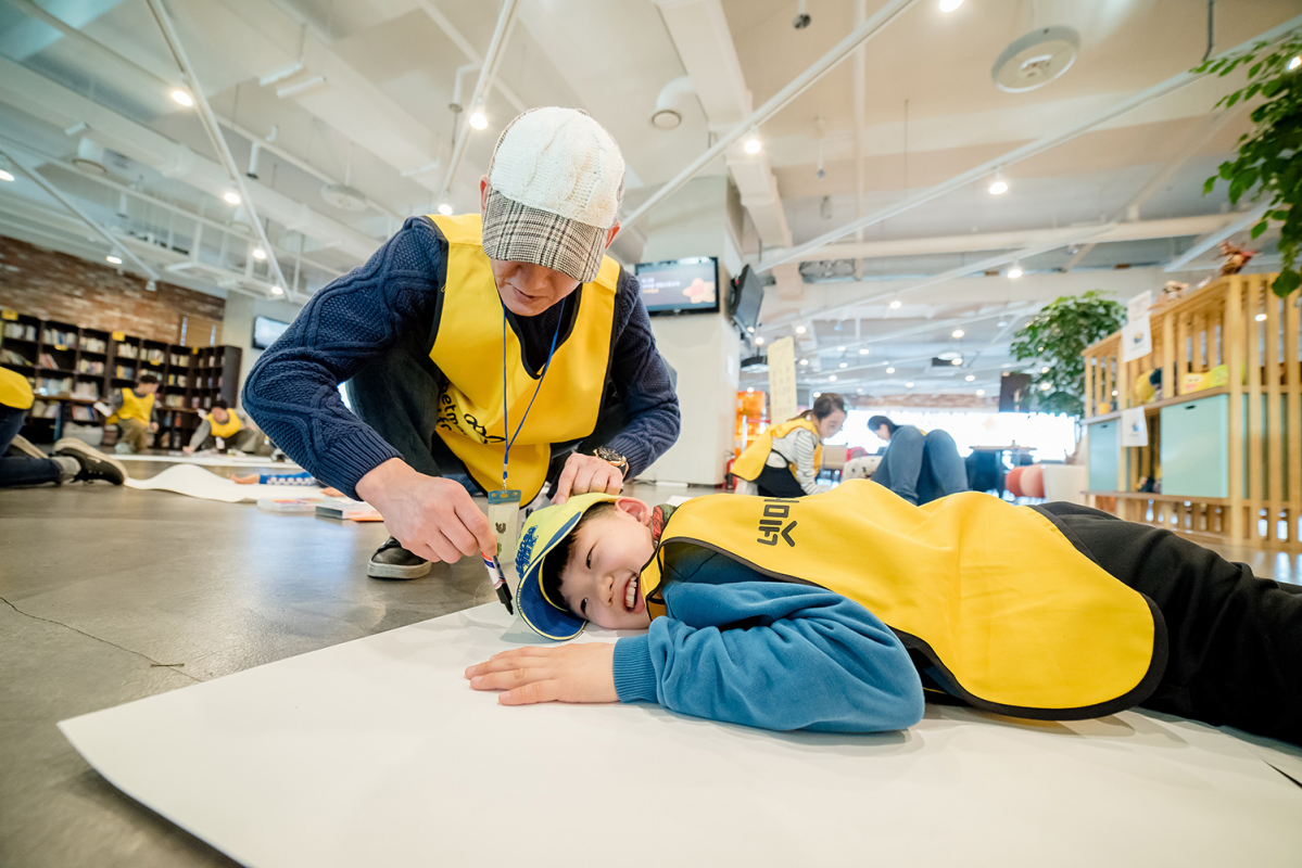 ▲제3회 넷마블게임소통교육 가족캠프에서 가족들이 즐거운 시간을 보내고 있다.  (사진제공=넷마블)