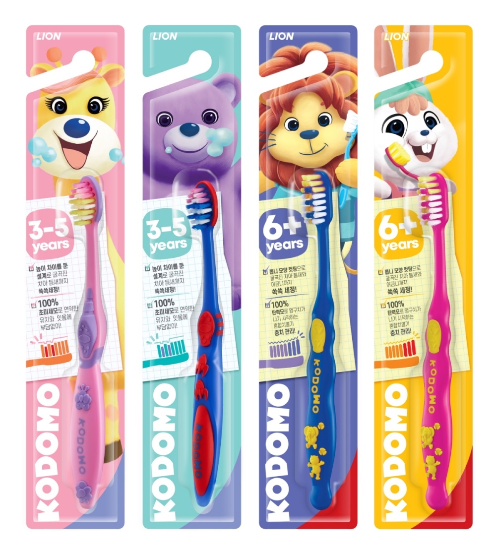 ▲라이온코리아 어린이 구강 전문 브랜드 코도모(KODOMO) 칫솔 2종. (사진제공=라이온코리아)