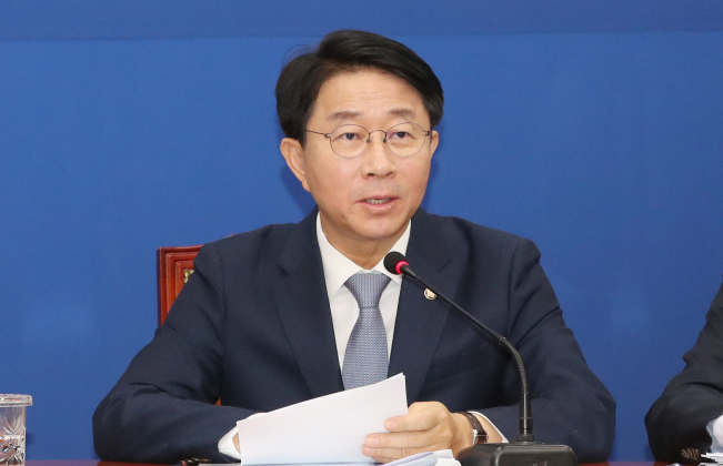 ▲더불어민주당 조정식 정책위의장이 29일 오전 서울 여의도 국회에서 열린 '2020총선 공약발표'에서 발언하고 있다.   (연합뉴스)