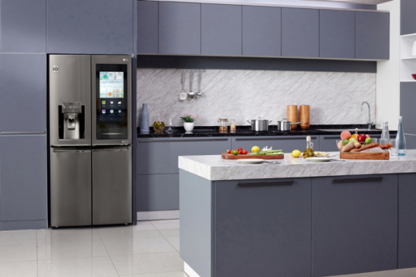 ▲LG전자가 'CES 2020'에서 더 똑똑해진 냉장고 'LG 인스타뷰 씽큐'를 첫 공개한다. (사진제공=LG전자)