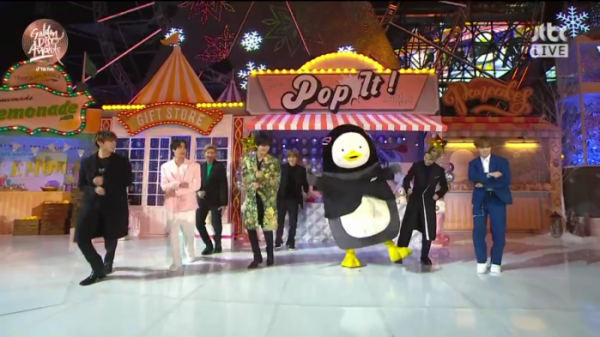 ▲펭수가 '2020 골든디스크' 시상식에서 방탄소년단을 만났다.