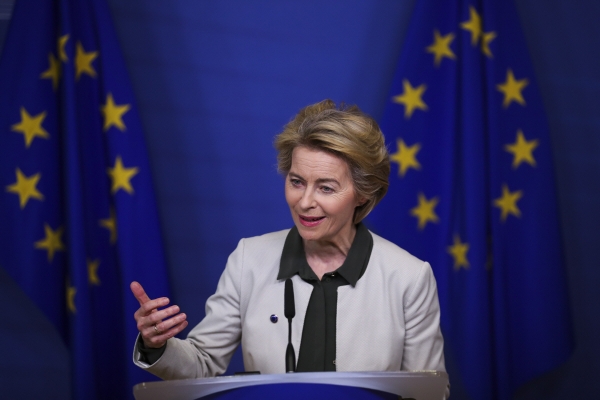 ▲우르줄라 폰데어라이엔 유럽연합(EU) 집행위원장이 지난달 11일(현지시간) 벨기에 브뤼셀에서 연설하고 있다. 브뤼셀/AP연합뉴스
