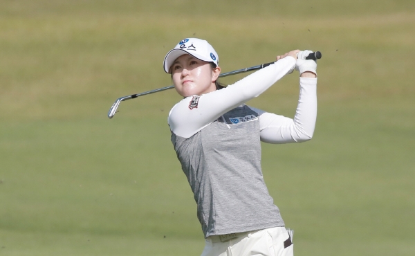 ▲PGA TOUR LPGA 골프웨어 후원 선수 이승연 프로가 LPGA 투어 BMW 레이디스 챔피언십에서 샷을 날리는 모습
