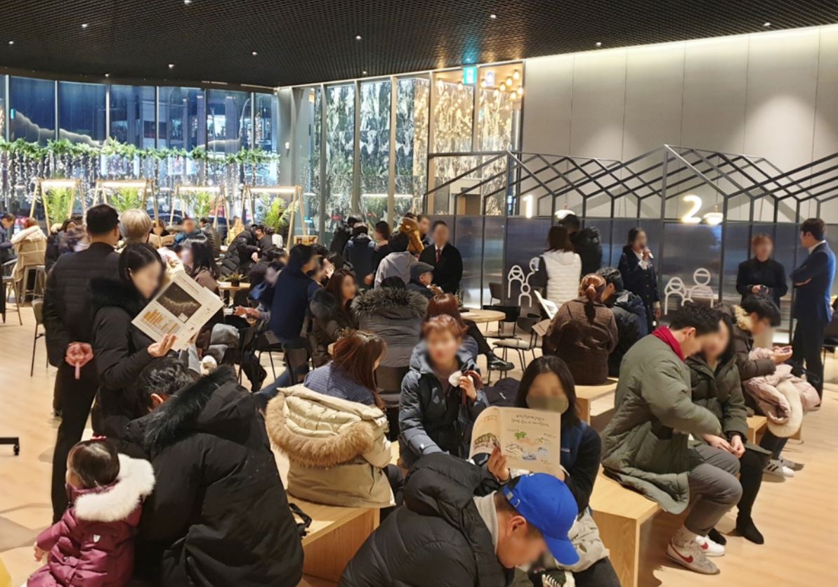 ▲대림산업 'e편한세상 홍제 가든플라츠' 견본주택 내부 모습.  (사진제공=대림산업)