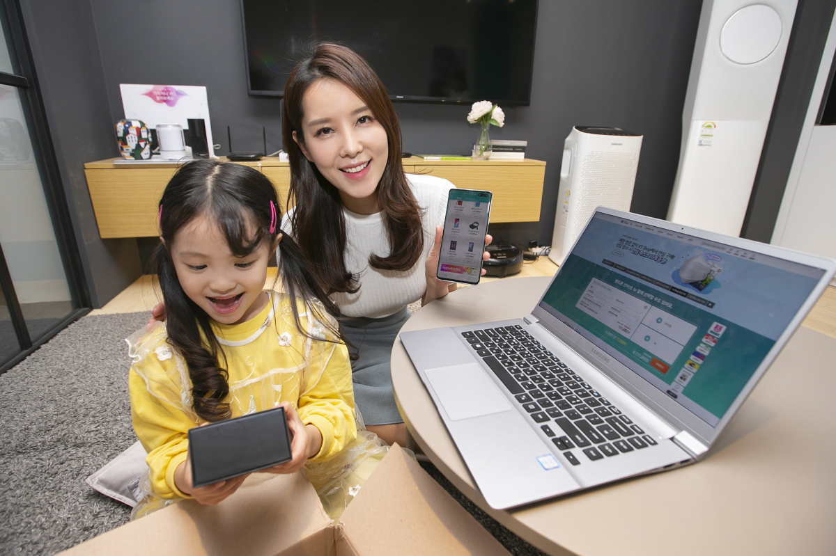 ▲KT는 신종 코로나 바이러스에 대비해 고객접점의 위생을 강화하고 홈페이지, 콜센터 등 비대면 채널의 서비스를 강화하는 고객 안전 강화 조치를 시행한다고 3일 밝혔다. (KT 제공)