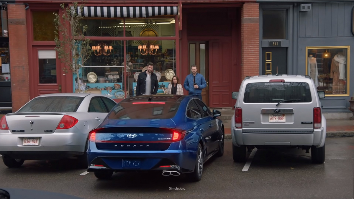 ▲현대차 광고 '스마트 파크(Smaht Pahk)' 편은 신형 쏘나타의 원격 스마트 주차 보조 기능을 소개했다.  (사진제공=현대차)