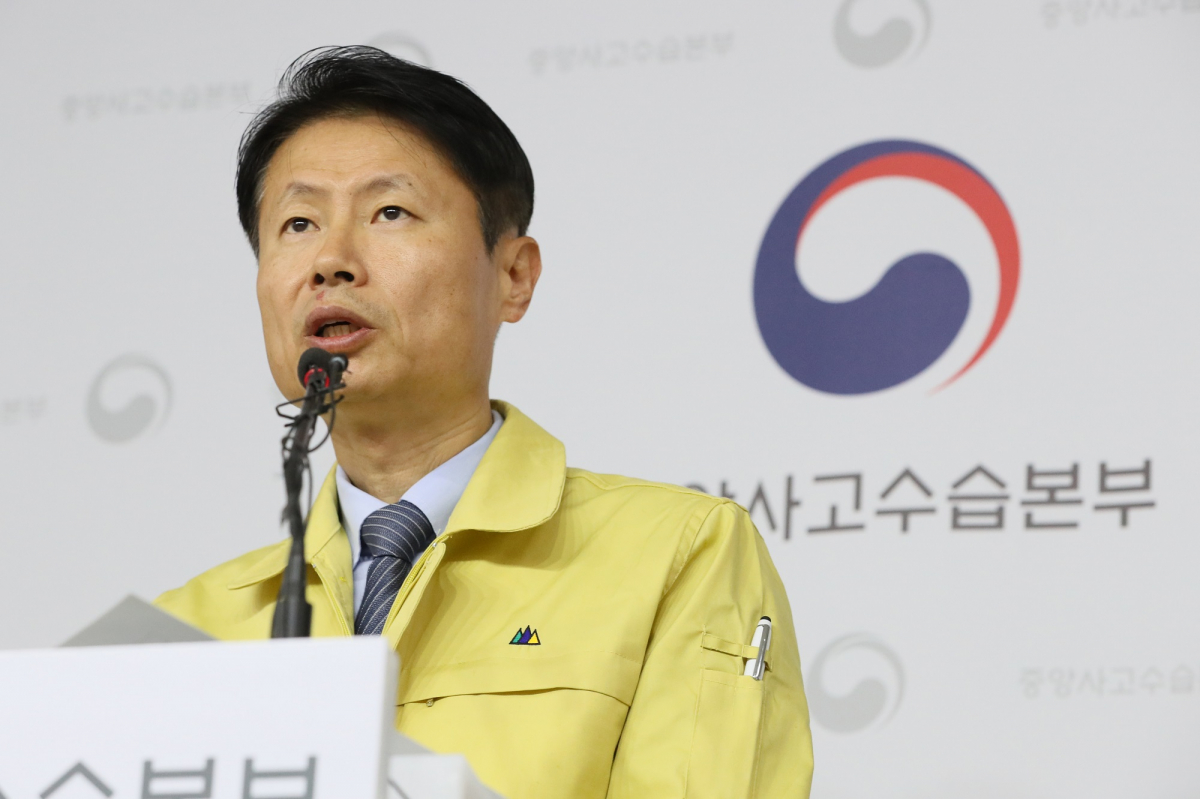 ▲김강립 중앙사고수습본부 부본부장이 6일 오전 정부세종청사에서 신종 코로나바이러스 감염증(우한 폐렴) 대응 현황과 정세균 국무총리 참석 중수본 일일 상황점검회의 결과 등을 브리핑 하고 있다. (뉴시스)