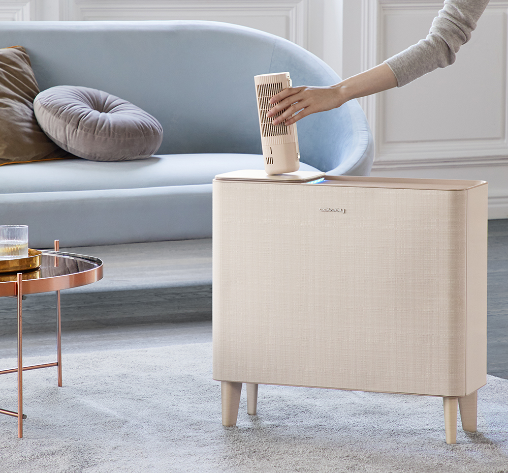 ▲코웨이 인테리어 공기청정기 및 에어보틀 (사진제공=코웨이)