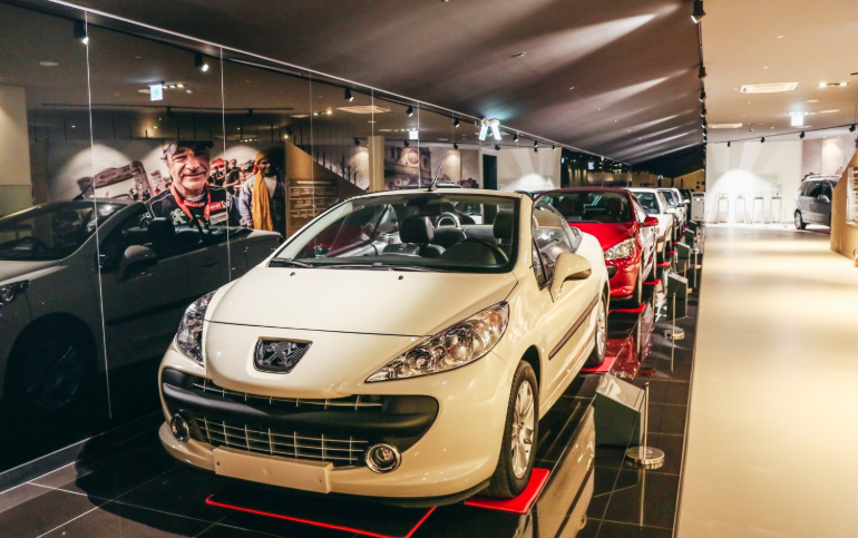 ▲지하 1층, 지상 2층 규모의 박물관은 100년이 넘는 푸조와 시트로엥 브랜드의 역사를 체험할 수 있도록 구성됐다.  (사진제공=한불모터스)