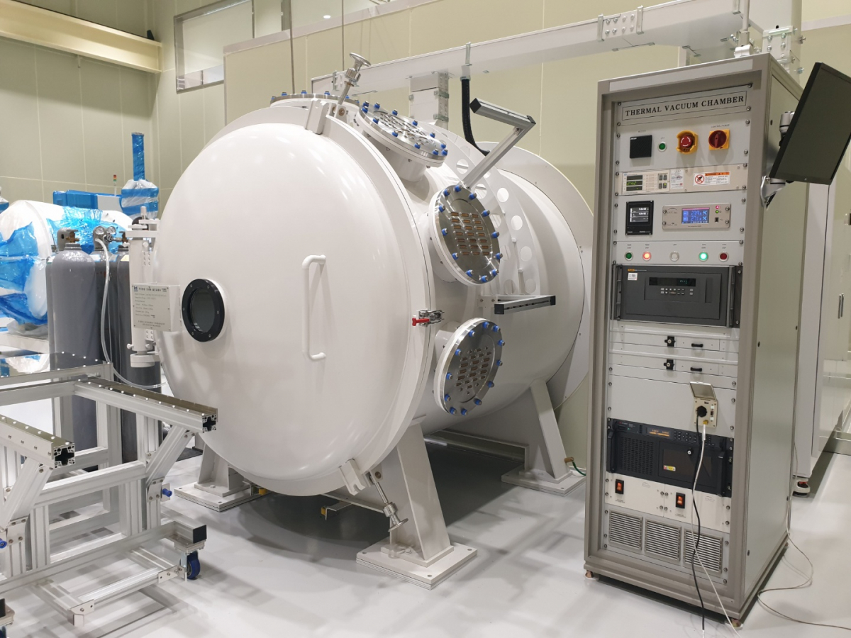 ▲우주 궤도환경을 지상에서 그대로 재현한 우주부품시험센터 궤도환경시험실. (노승길 기자)