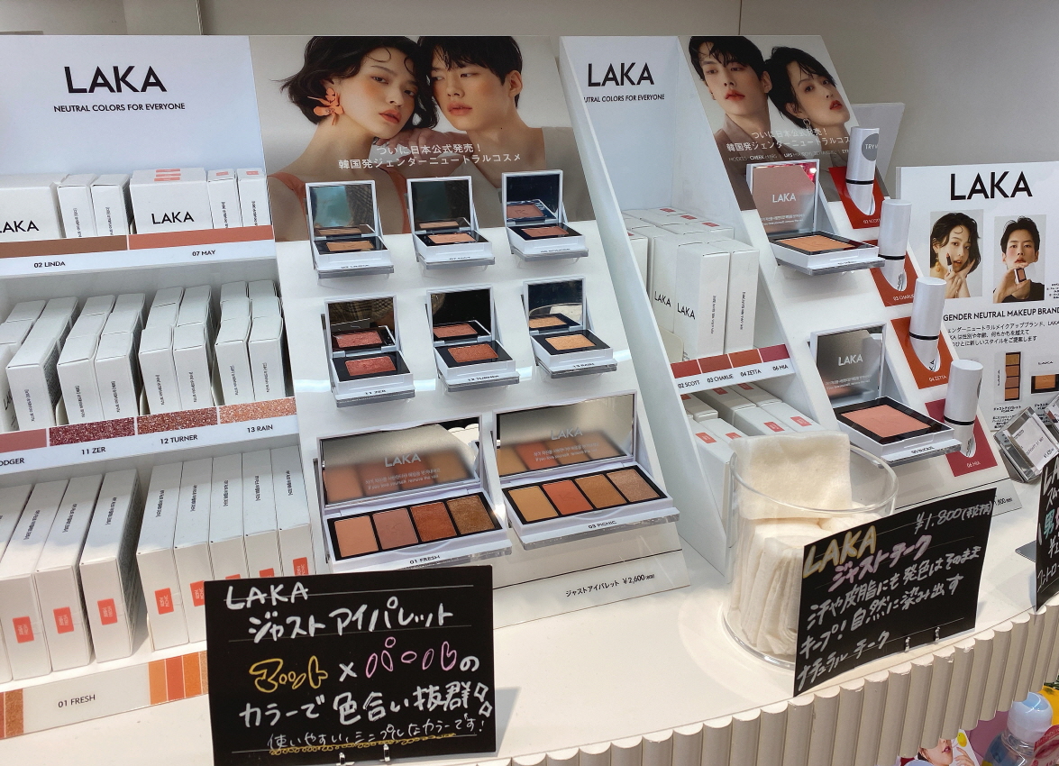 ▲일본 하라주쿠 엣코스메 매장 내 라카 매대 (사진제공=라카)
