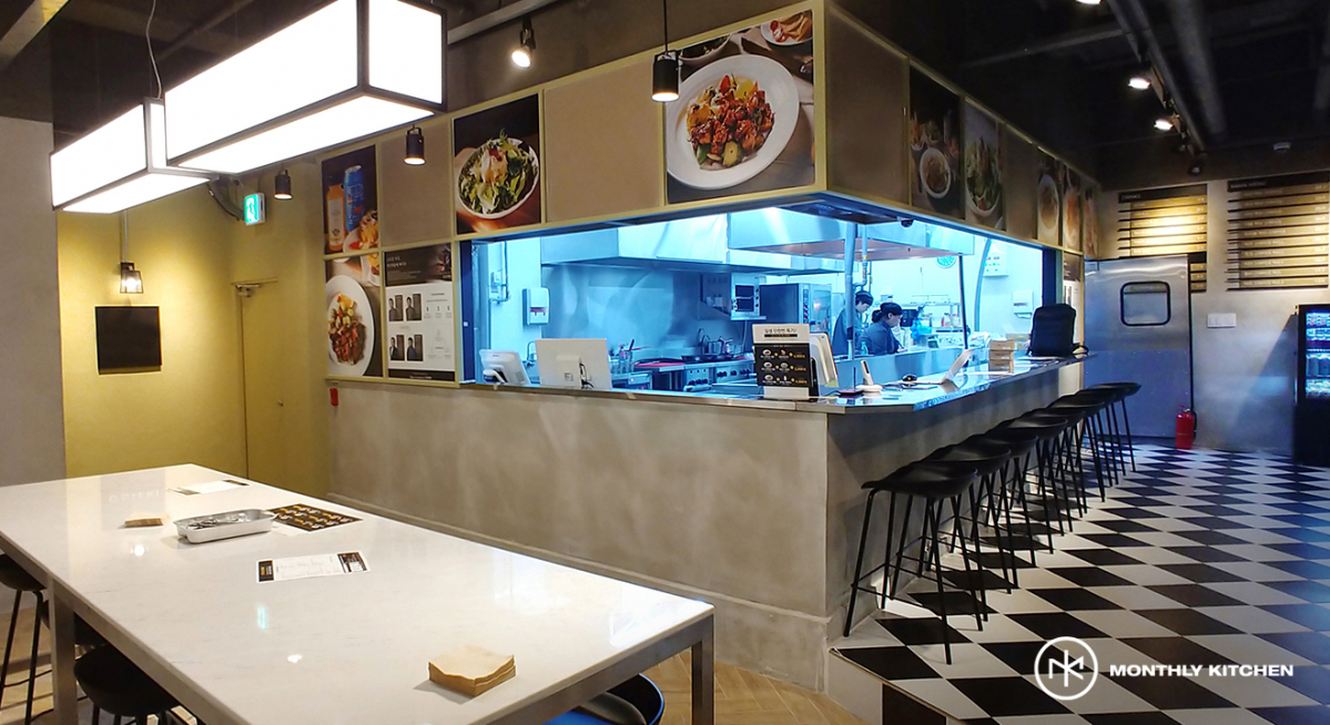 ▲먼슬리키친 매장 사진. (사진제공=힐링페이퍼)