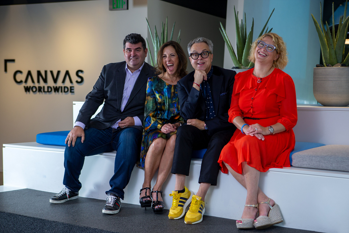 ▲이노션 월드와이드는 미디어 대행 자회사 캔버스 월드와이드가 세계적인 광고 전문지 애드위크가 선정하는 ‘2020 가장 떠오르는 미디어 회사’에 선정됐다고 25일 밝혔다. 사진 왼쪽부터 그레고리 존스(Chief Digital Officer), 크리스티 린드(Chief Client Officer), 폴 울밍턴(Chief Executive Officer), 에이미 긴스버그(Chief Investment Officer) 등으로 구성된 캔버스 경영진. (사진제공=이노션)