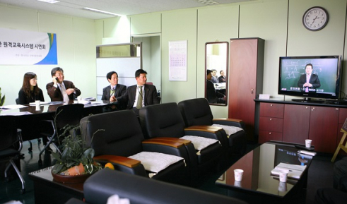 ▲사진 설명=2009년 8월 제안하고 2010년 1월 교육부에서 직접 시연한 장면