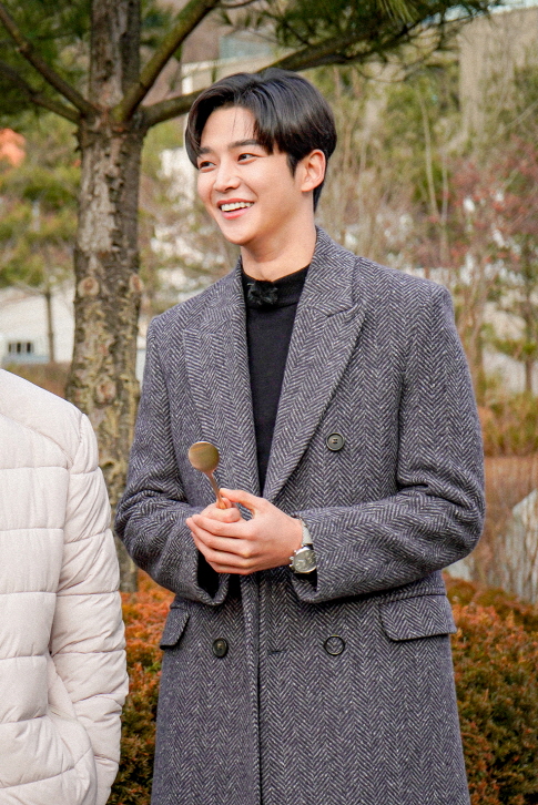 ▲‘한끼줍쇼’ 로운(사진제공=JTBC)