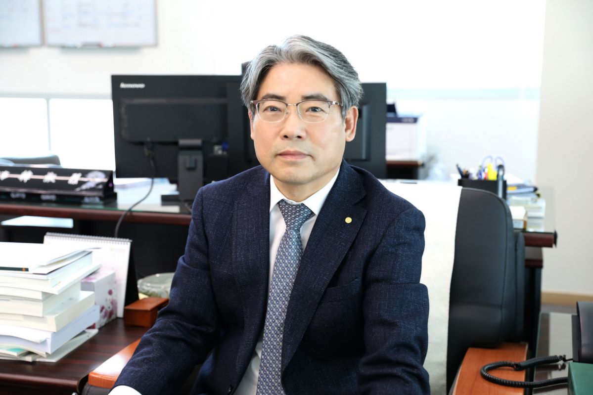 ▲한숙렬 한국감정원 부동산시장관리본부장은 25일 이투데이와의 인터뷰에서 "청약 업무는 국민의 재산권에 직접 영향을 미치는 업무인 만큼 불편함을 없애고 공정하고 투명하게 운영해 나갈 것"이라고 말했다. 