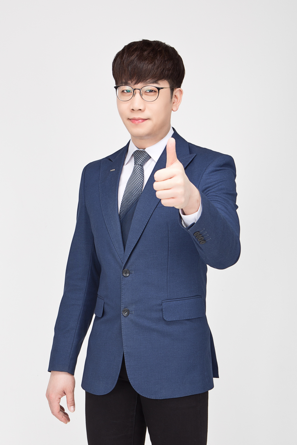 ▲한빛소프트는 영어강사 이현석씨와 영어학습 앱 '오픽의 신'을 개발한다고 밝혔다.  (사진제공=한빛소프트)