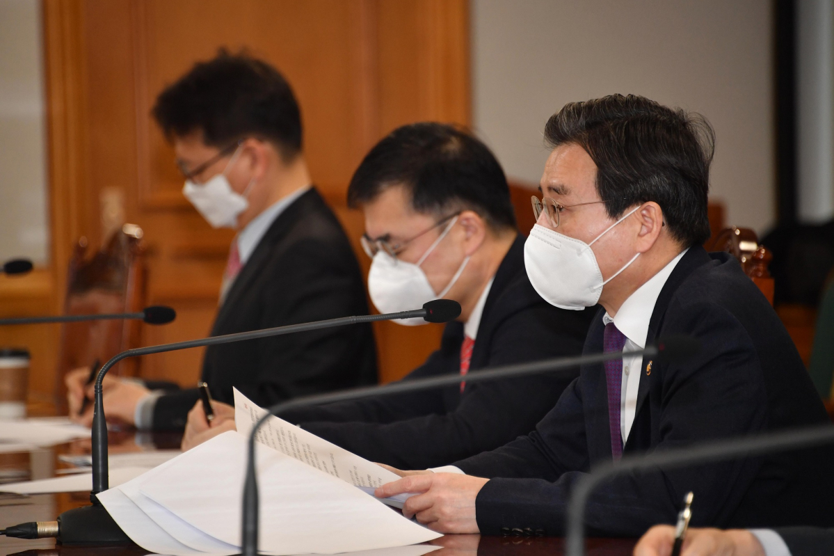 ▲김용범 기획재정부 1차관이 28일 서울 중구 은행회관에서 거시경제금융회의를 주재하고 모두발언을 하고 있다. (사진제공=기획재정부)