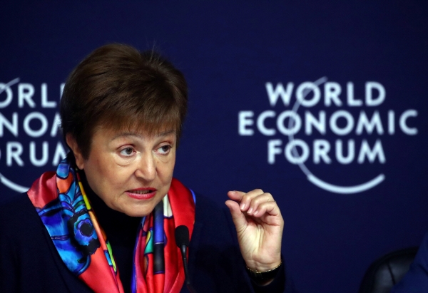 ▲리스탈리나 게오르기에바 국제통화기금(IMF) 총재가 20일(현지시간) 스위스 다보스에서 열린 세계경제포럼(WEF)에 앞서 기자회견을 하고 있다. 다보스/로이터연합뉴스
