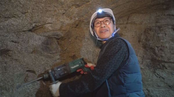 ▲'순간포착 세상에 이런일이' 토굴 파는 남자(사진제공=SBS)