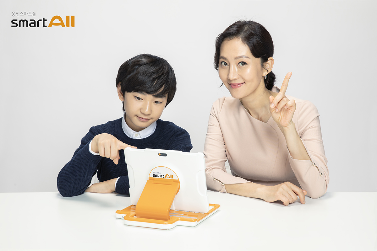 ▲에듀테크 전문기업 웅진씽크빅은 초등 전과목 AI스마트 홈스쿨링 ‘웅진스마트올’ 가입자가 3만명을 넘어섰다고 1일 밝혔다.
 (웅진씽크빅)