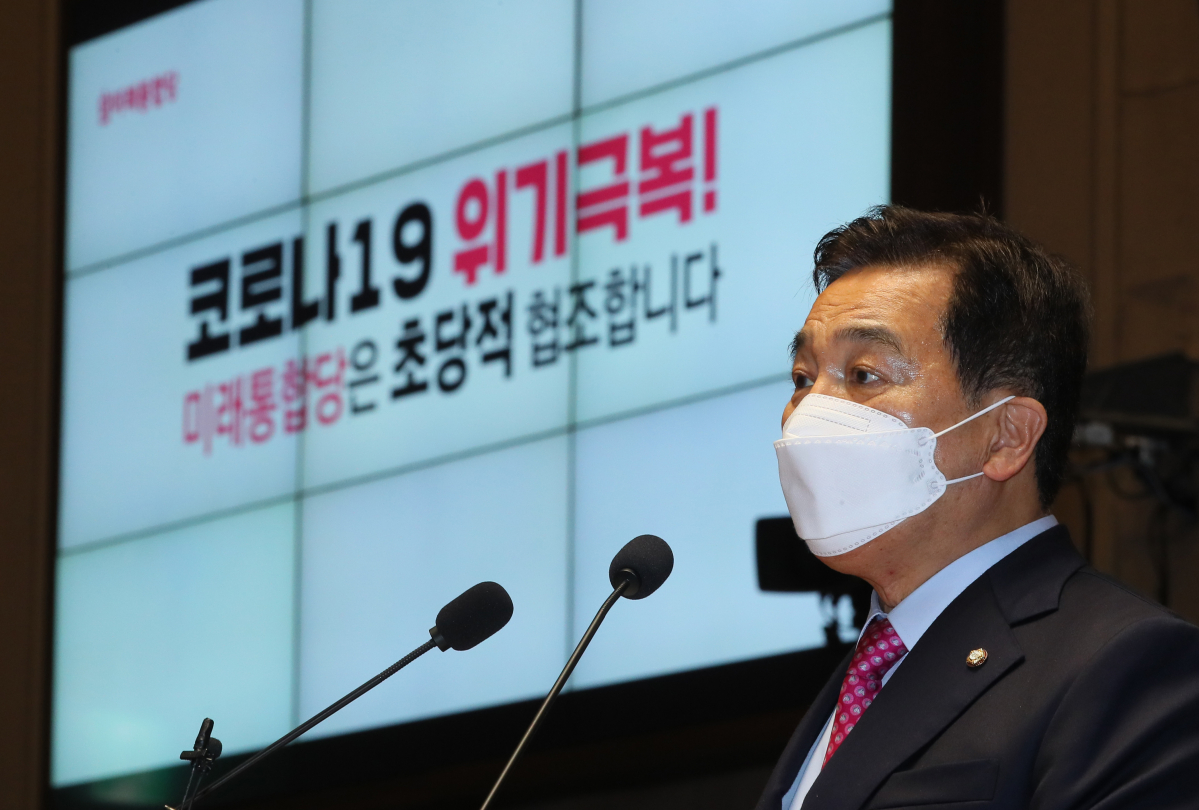 ▲미래통합당 심재철 원내대표가 4일 국회에서 열린 의원총회에서 발언하고 있다.   (연합뉴스)