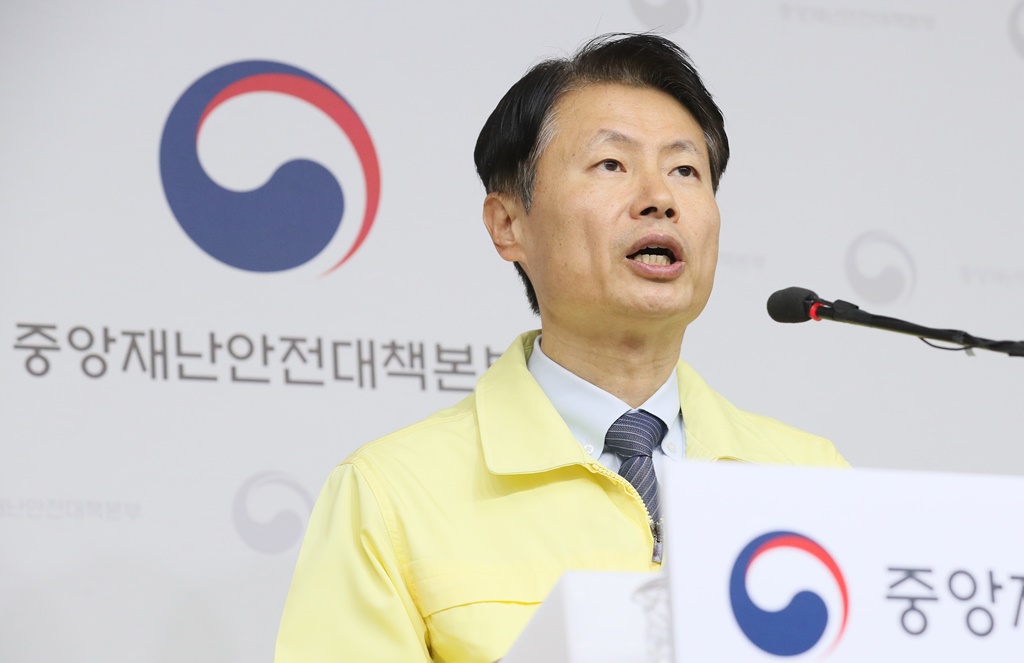 ▲김강립 중앙재난안전대책본부 제1총괄조정관(보건복지부 차관)이 5일 오전 정부세종청사에서 신종 코로나바이러스 감염증(코로나19) 브리핑을 하고 있다. (뉴시스)