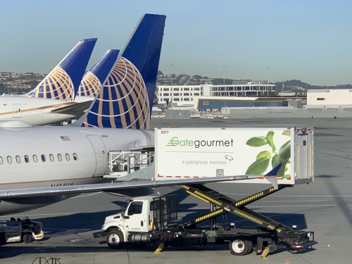 ▲유나이티드항공 여객기가 미국 캘리포니아주 샌프란시스코 국제공항 터미널에 있다. 샌프란시스코/EPA연합뉴스 
