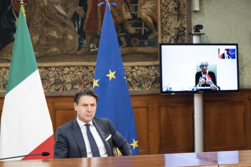 ▲주세페 콘테 이탈리아 총리가 10일(현지시간) 코로나19 대응 관련 EU 정상들과 영상회의를 하고 있다. 로마/EPA연합뉴스  

