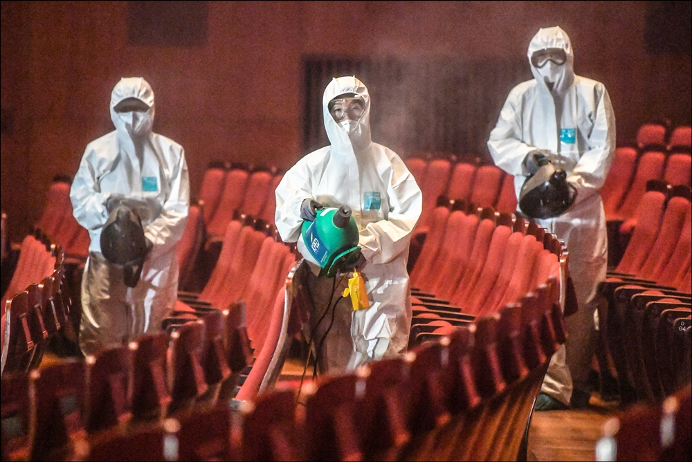 ▲최근 실시된 세종문화회관 바이러스 방역작업 당시 모습. (사진제공=세종문화회관)