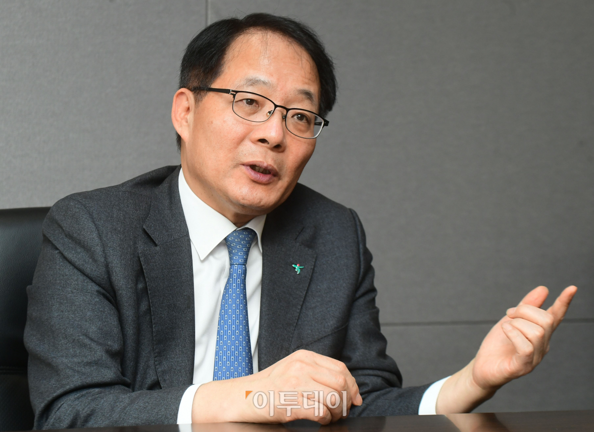 ▲김희석 하나대체투자자산운용 대표가 12일 서울 중구 하나금융그룹 본사에서 이투데이와 인터뷰를 하고 있다. 고이란 기자 photoeran@