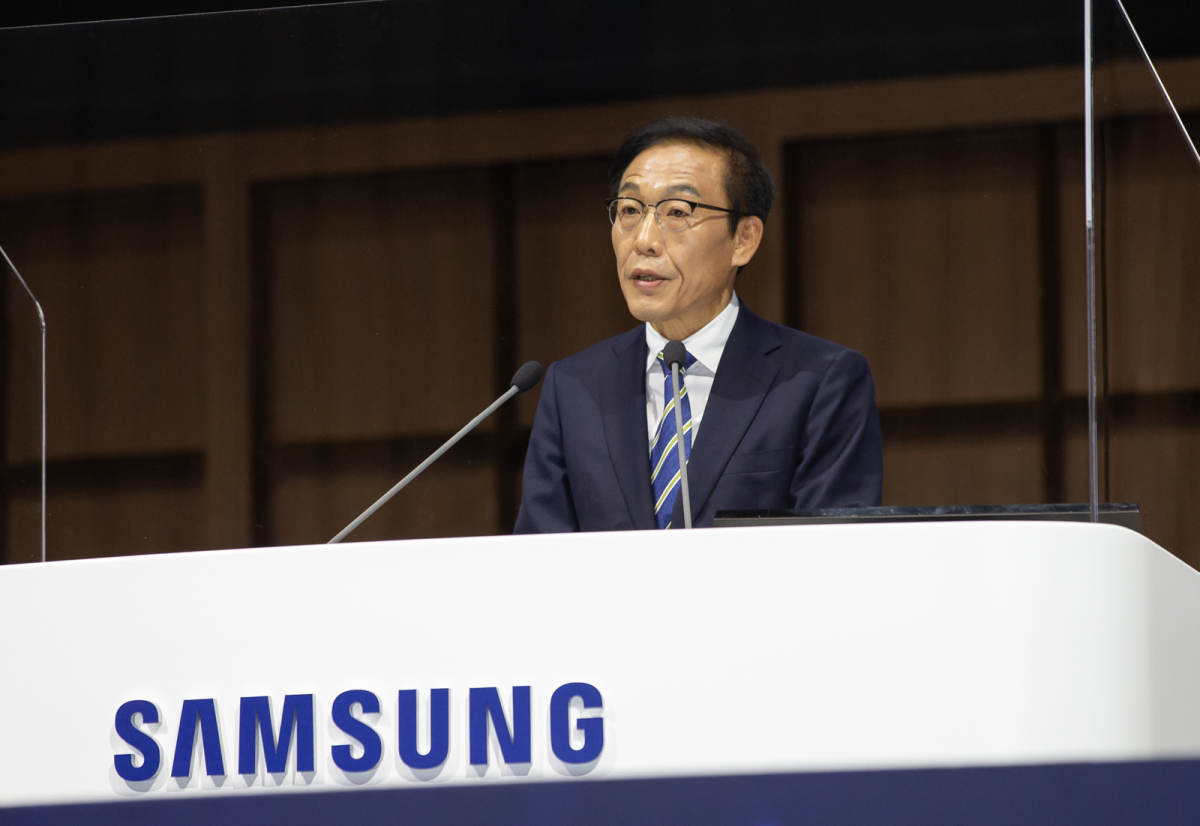 ▲18일 수원컨벤션센터에서 개최된 '삼성전자 제 51기 정기 주주총회'에서 김기남 대표이사 부회장이 인사말을 하고 있다. (사진제공=삼성전자)