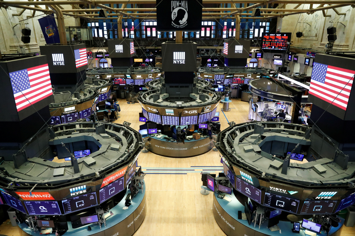 ▲18일(현지시간) 거래를 마치고 트레이더들이 떠난 미국 뉴욕 증권거래소(NYSE) 객장의 모습. 뉴욕/로이터연합뉴스